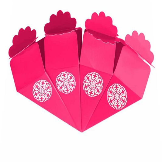 Pinkfarbene Herz-Geschenkbox mit Ornament