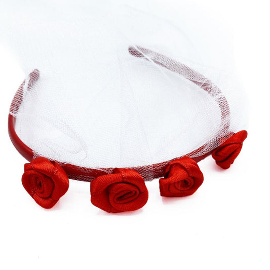 Roter Haarschmuck mit Tüll und Rosen