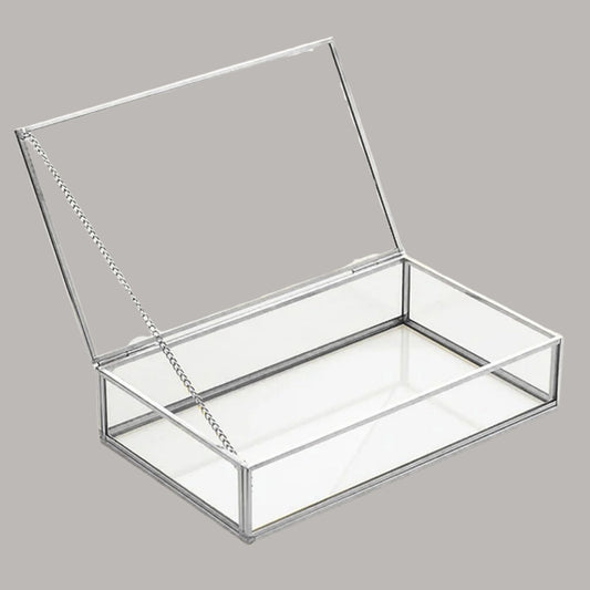 Silberne Geschenkbox mit Glasdeckel