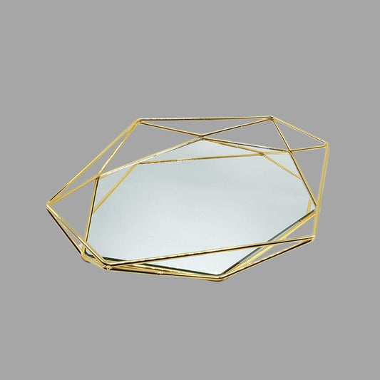 Goldenes Spiegeltablett im geometrischen Design