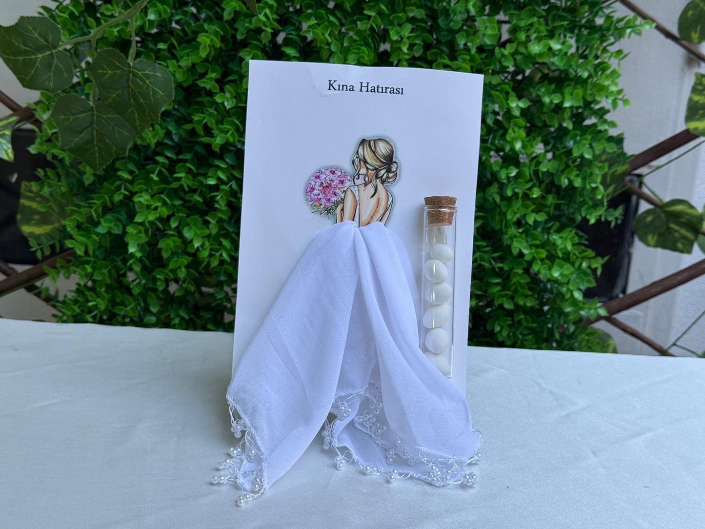 Gastgeschenk Set Glasröhrchen mit Mandeln und weißem Tuch (für 50 Gäste)